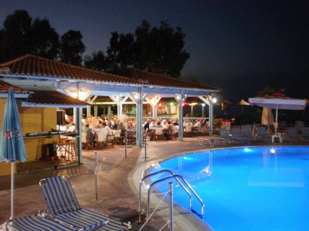 Happy Camp Mobile Homes In Camping Golden Sunset Alissos Bagian luar foto